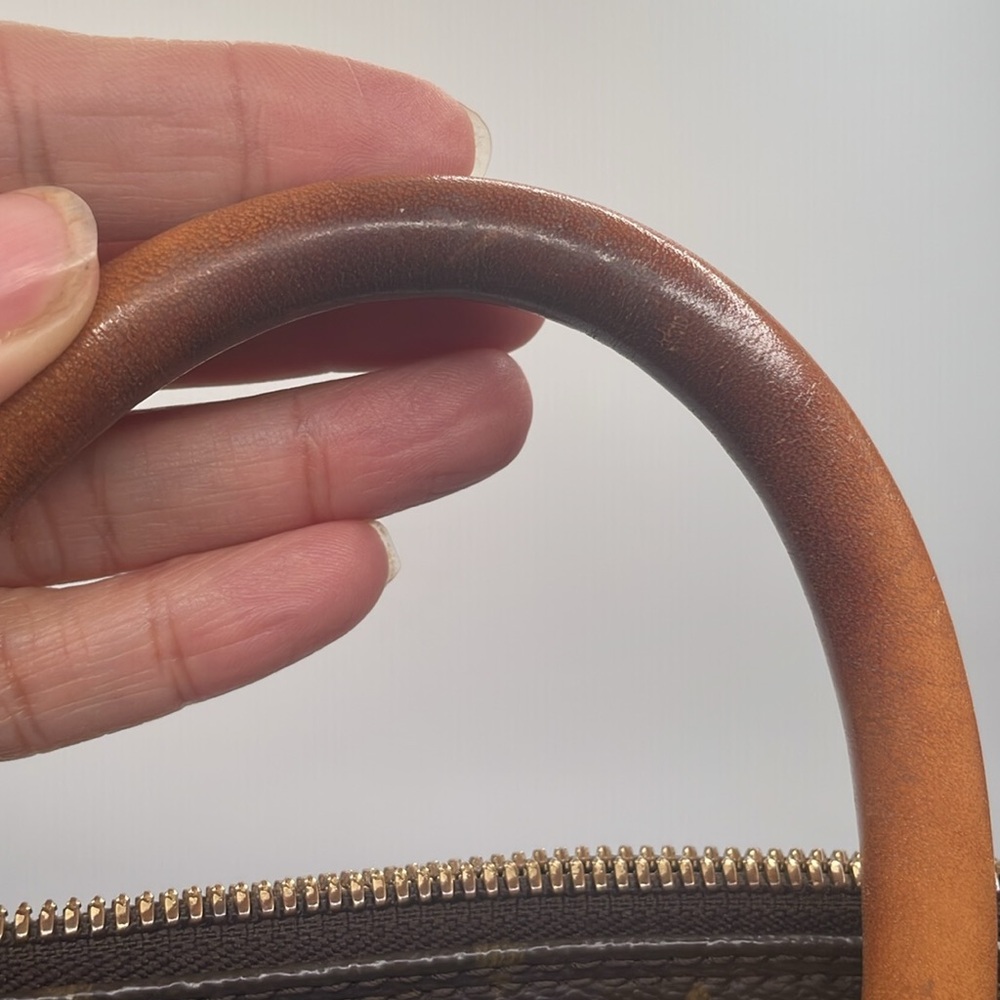 Louis Vuitton Alma Monogram - Picture 9 of 16